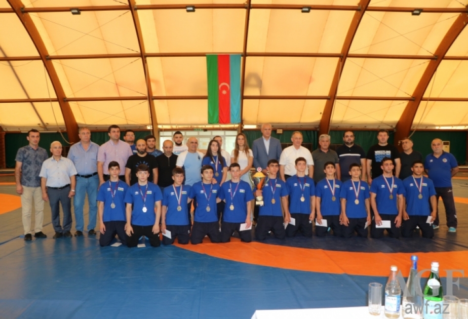 Avropa çempionatında uğurla çıxış edən güləşçilərimiz mükafatlandırılıblar