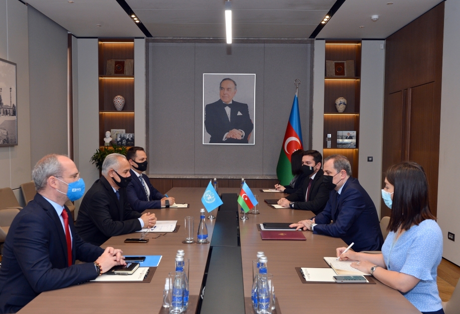 Ministro de Asuntos Exteriores de Azerbaiyán recibe al Coordinador Residente de la ONU