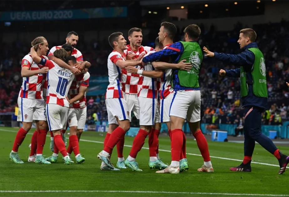 England beat Czech Republic to win Group D