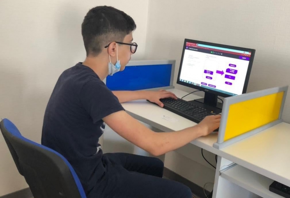 Yay məktəbi çərçivəsində “Rəqəmsal bacarıqlar” layihəsinin dərsləri uğurla davam edir