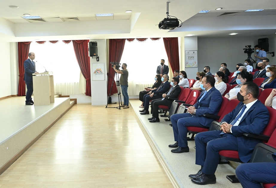 Təhsil işçilərinin vaksinasiyasında iştirak edən “Məktəblinin dostu”nun əməkdaşları və məktəb direktorları mükafatlandırılıb