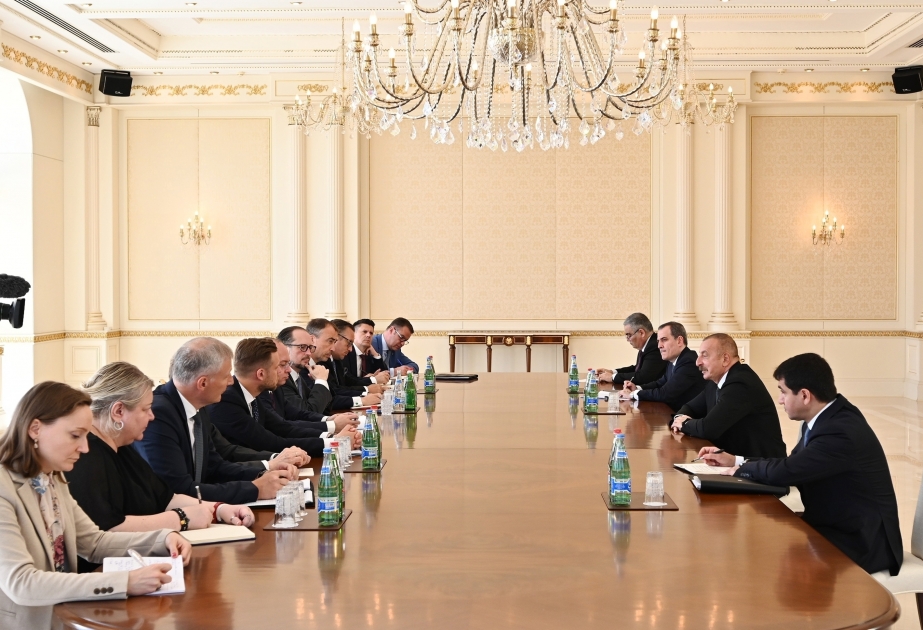 Ilham Aliyev recibió a los ministros de finanzas de Rumanía, Austria y Lituania y a una delegación de la Unión Europea
