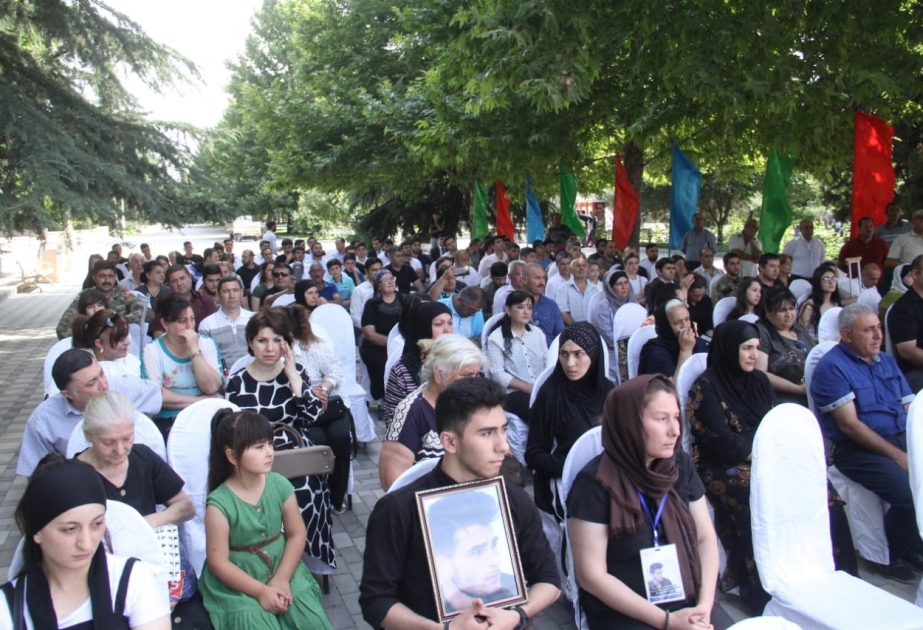 Gəncədə şəhid ailələrinə və Vətən müharibəsi iştirakçılarına orden və medallar təqdim olunub
