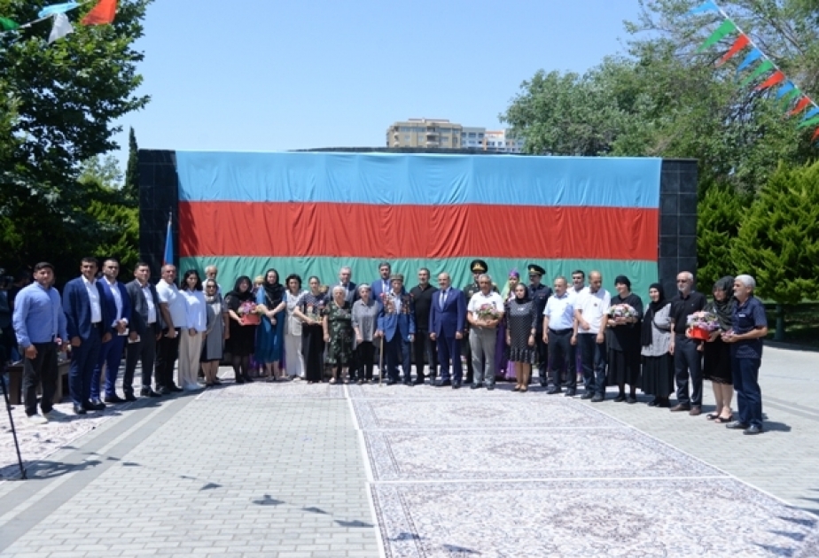 Nəsimi rayonunda Vətən müharibəsi şəhidlərinin ailələrinə, qazilərə orden və medallar təqdim edilib