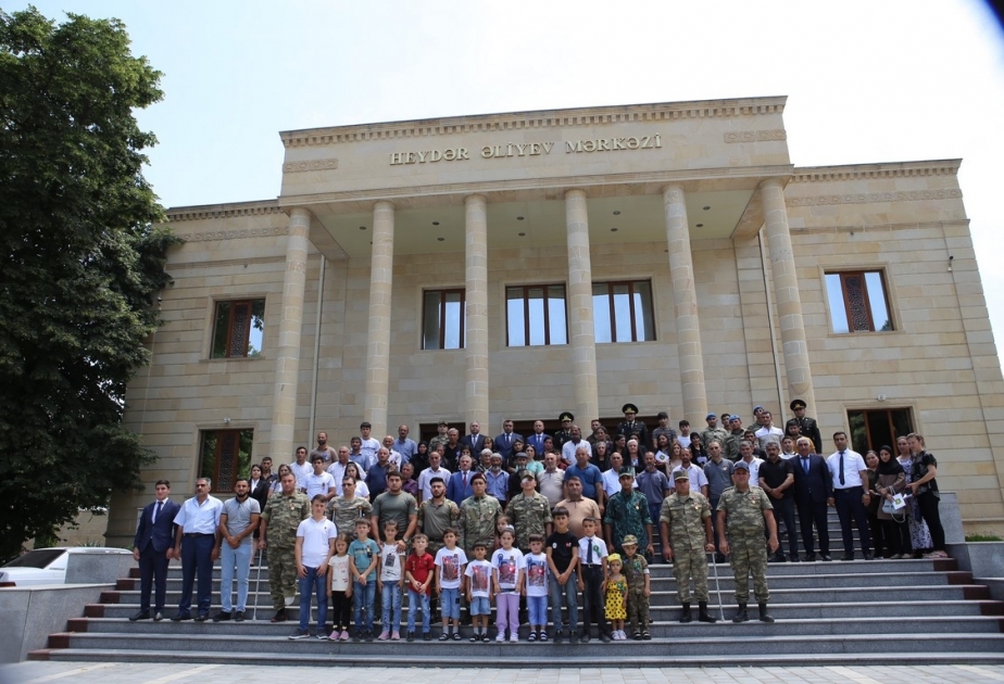 Tərtərdə şəhid ailələri və Vətən müharibəsi iştirakçılarına orden və medallar təqdim olunub