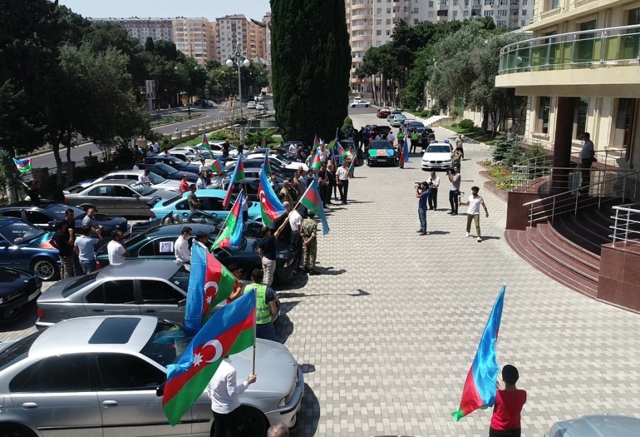 Silahlı Qüvvələr Günü münasibətilə Xırdalanda avtoyürüş təşkil olunub