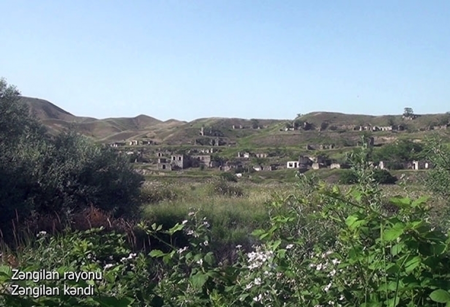 阿塞拜疆国防部发布赞格兰区赞格兰村的视频