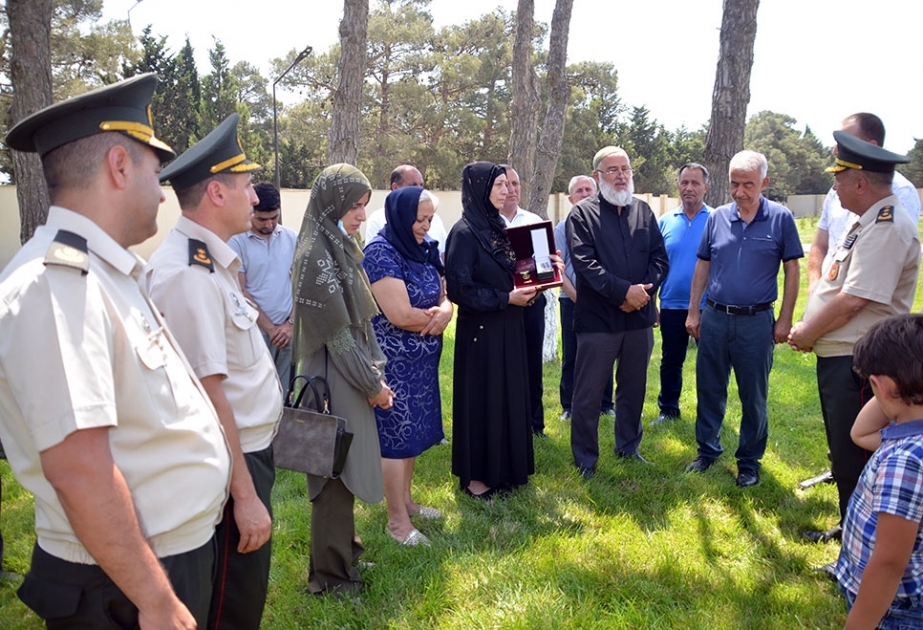 “Qarabağ” ordeni şəhidin ad günündə ailəsinə təqdim edilib