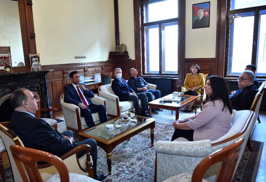 Milli Məclisin nümayəndə heyəti ölkəmizin Macarıstandakı səfirliyində olub