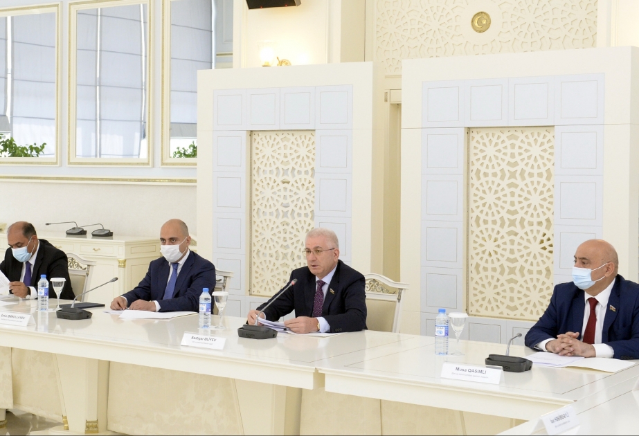 Komitə sədri: Təhsilin keyfiyyətinin yaxşılaşdırılması üçün yeni tədqiqat mərkəzlərinin yaradılması çox vacibdir