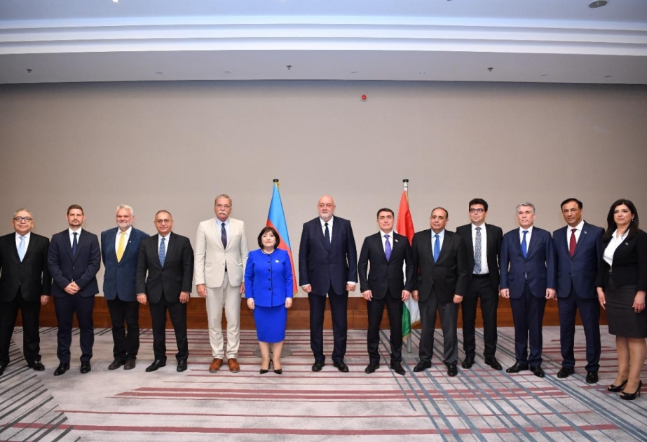 Milli Məclisin nümayəndə heyəti Budapeştdə Macarıstan-Azərbaycan parlamentlərarası dostluq qrupu ilə görüşüb