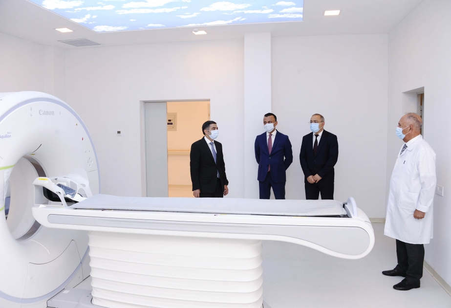 İcbari Tibbi Sığorta üzrə Dövlət Agentliyinin İdarə Heyətinin sədri Nizami Tibb Mərkəzinin fəaliyyəti ilə tanış olub