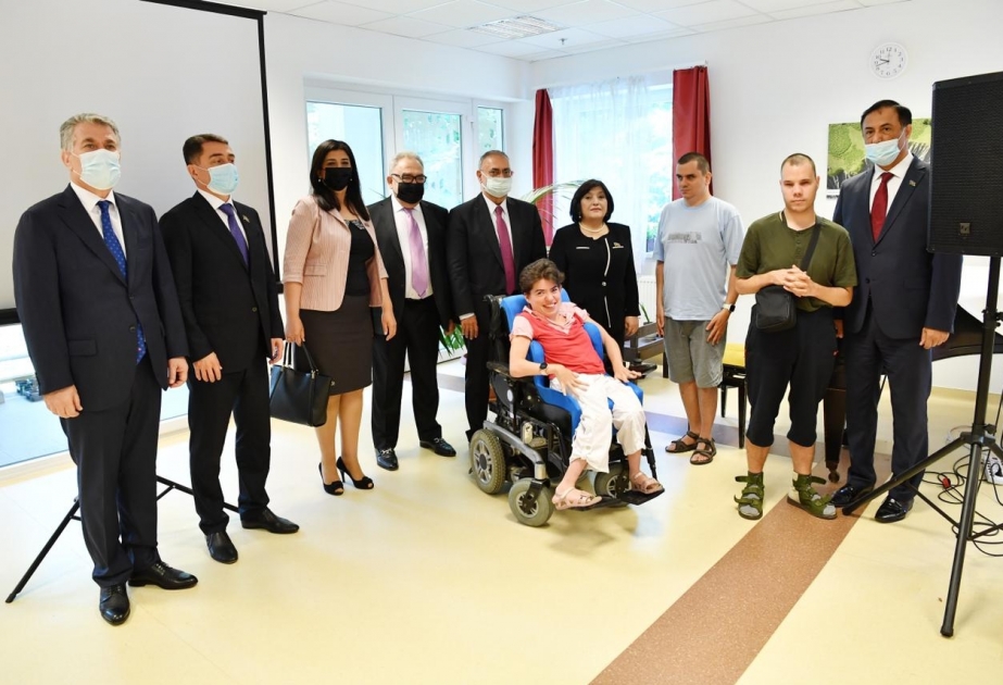 Azərbaycanın parlament nümayəndə heyəti Macarıstanda Əlil uşaqlar üçün Reabilitasiya Mərkəzini ziyarət edib