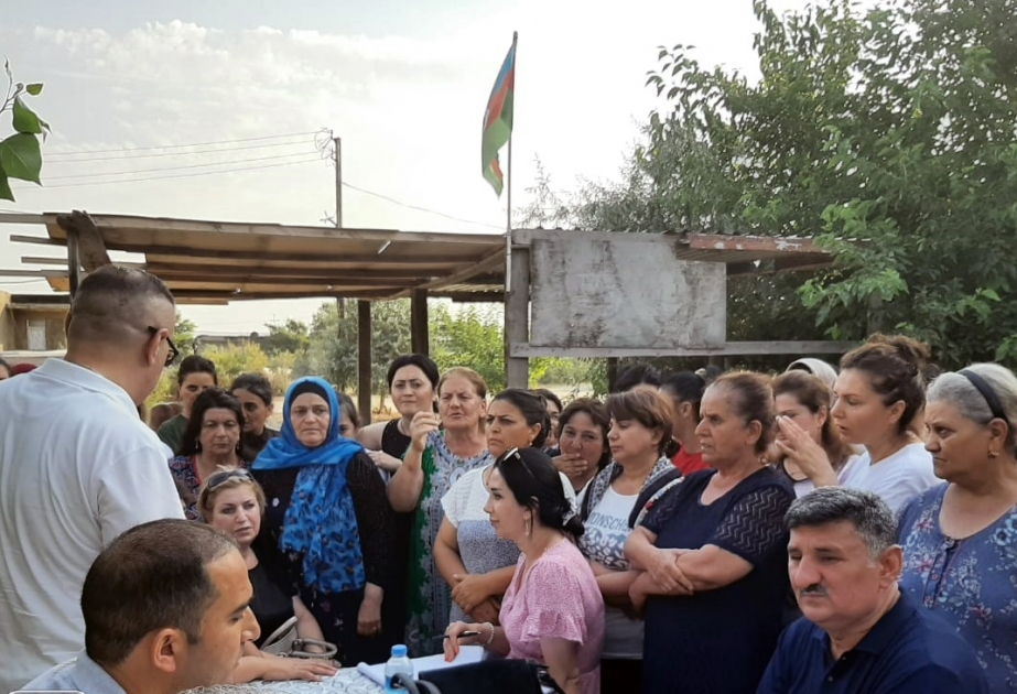 İctimai Şuranın üzvləri məcburi köçkünlərlə görüşüblər