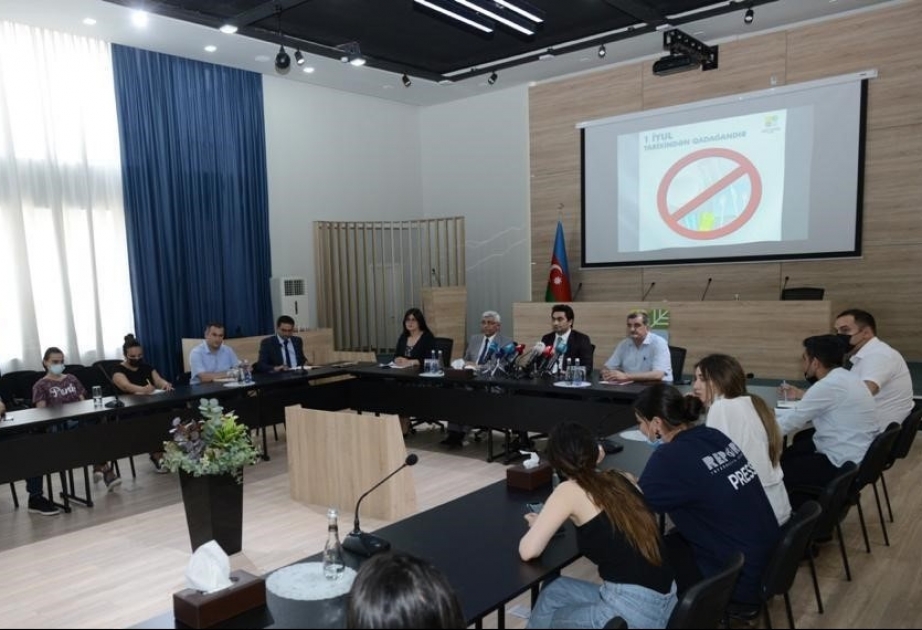 Birdəfəlik plastik qablardan imtina və alternativlərdən istifadə mövzusunda görüş keçirilib
