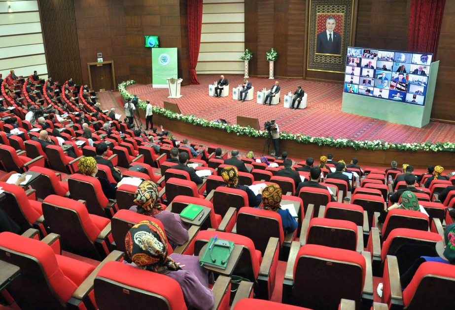 Aşqabadda politoloqların və jurnalistlərin iştirakı ilə mediaforum keçirilib