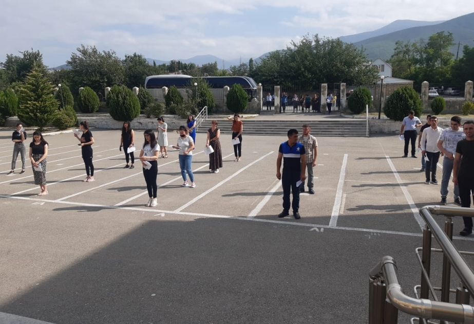 Şəkidə ali məktəblərə və kolleclərə qəbul imtahanları altı mərkəzdə aparılıb