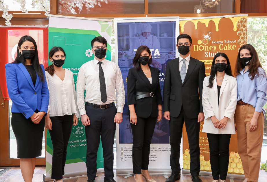 Sosial müdafiəyə ehtiyacı olan qadınların qənnadçı-şirniyyatçı peşə ixtisası üzrə səriştə və bacarıqları qiymətləndirilib