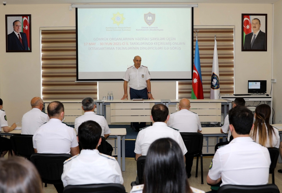 Gömrük əməkdaşlarının peşəkarlıq səviyyəsinin yüksəldilməsi üzrə ixtisasartırma təlimləri başa çatıb