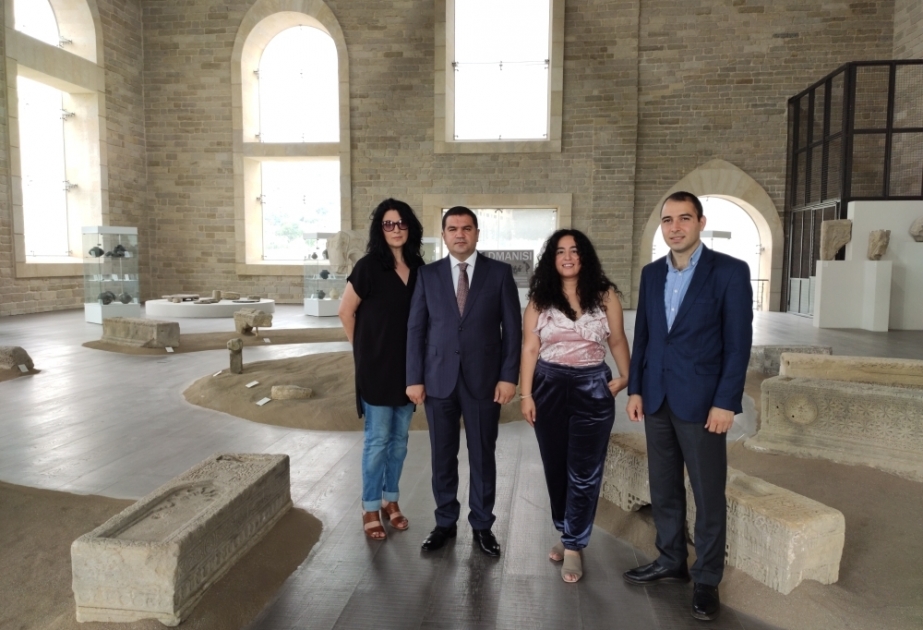 Naxçıvanın Bakıdakı daimi nümayəndəliyinin rəhbəri Ümumdünya Ətraf Mühit Günü münasibətilə təşkil olunmuş sərgidə iştirak edib