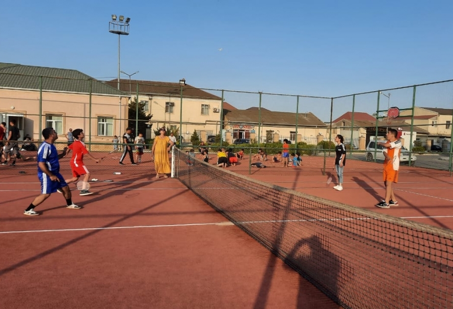 Xüsusi olimpiyaçı oğlanlar və qızlar arasında badminton yarışlarının qalibləri müəyyənləşib