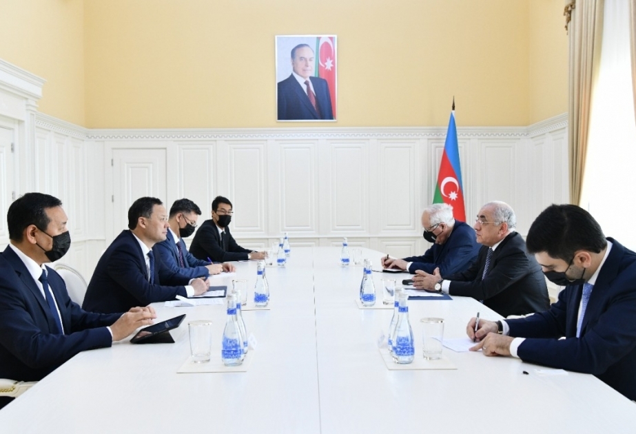 Ministerpräsident Asadov trifft kirgisischen Außenminister