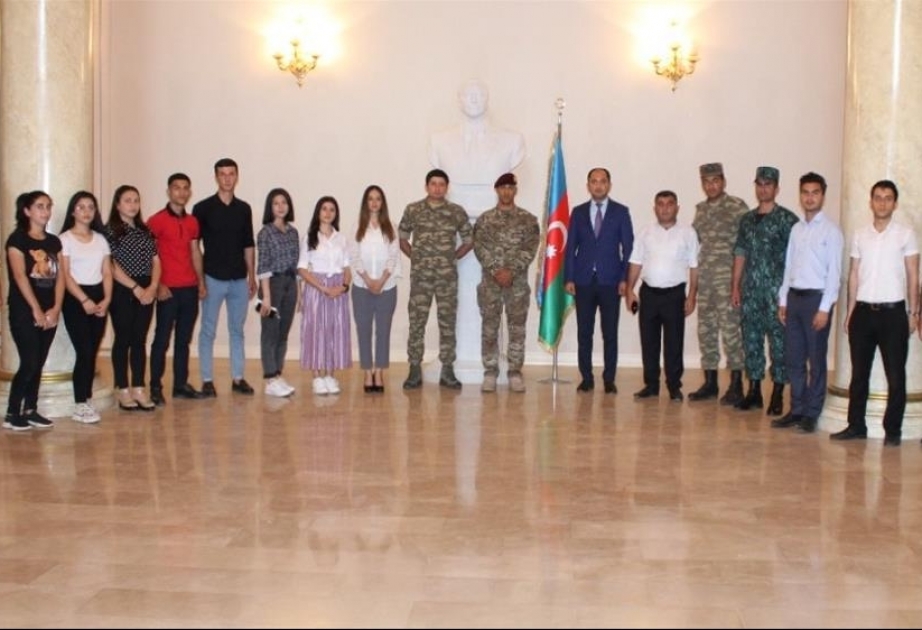 Vətən Müharibəsi Qəhrəmanı ilə gənclərin görüşü keçirilib