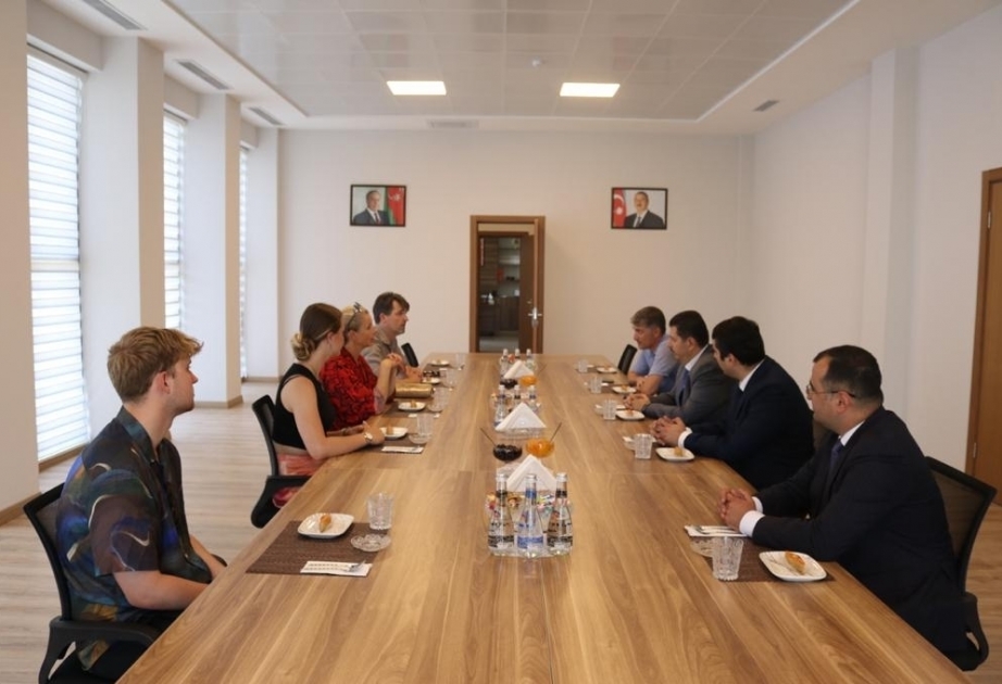 Continúa la visita de una delegación de la Asociación Internacional de Fiscales a Azerbaiyán