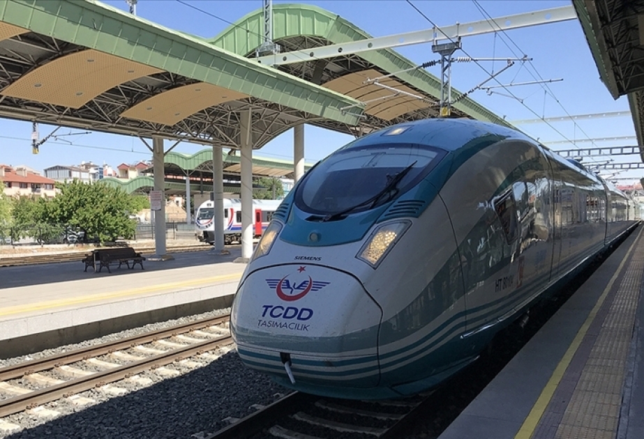 Türkiyədə sel və daşqınlar Ankara və İstanbuldan Konya istiqamətində qatarların hərəkətini dayandırıb
