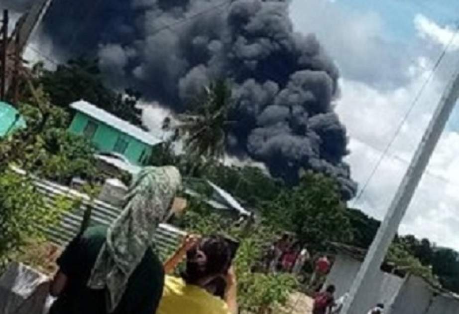 Military plane carrying 85 crashes in Philippines VIDEO