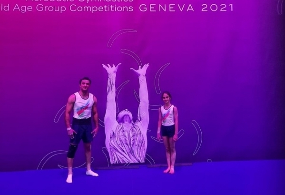 Silueta simbólica de gimnasta azerbaiyano se utilizó en la decoración del pabellón del Campeonato Mundial de Gimnasia Acrobática