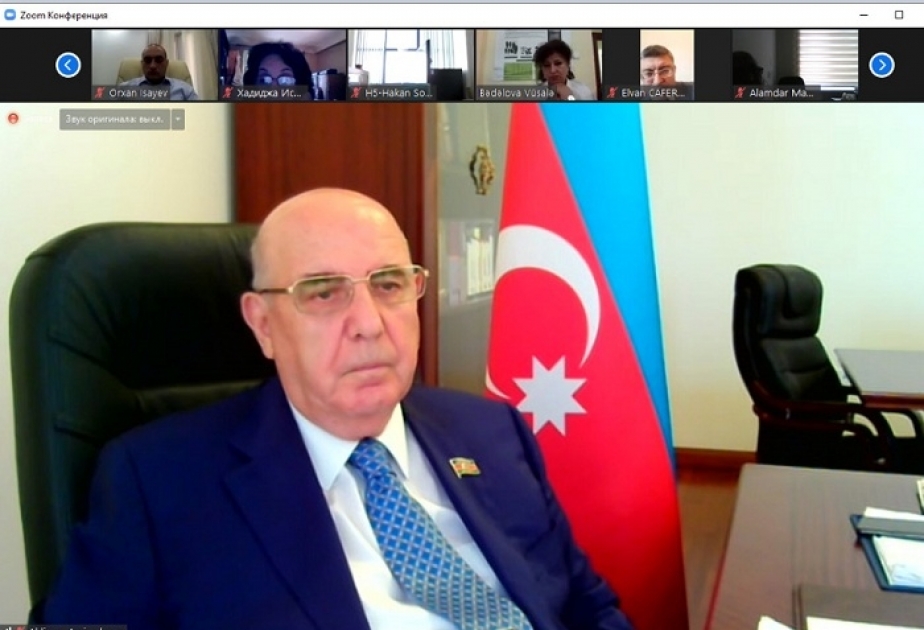 Akademik Əhliman Əmiraslanov: Tibdə innovativ texnologiyaların tətbiqi ilə böyük uğurlara imza atılır