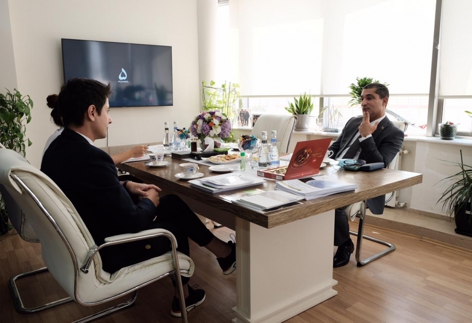 Se discuten las actividades y los planes futuros del Centro Internacional Nizami Ganjavi