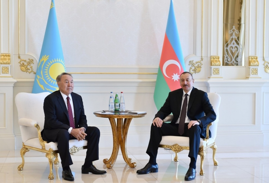 Ilham Aliyev felicitó a Nursultan Nazarbayev