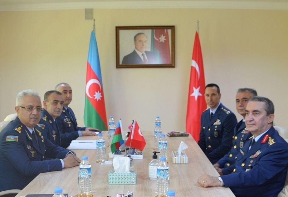 Las Fuerzas Aéreas de Azerbaiyán y Turquía discuten la ampliación de sus vínculos