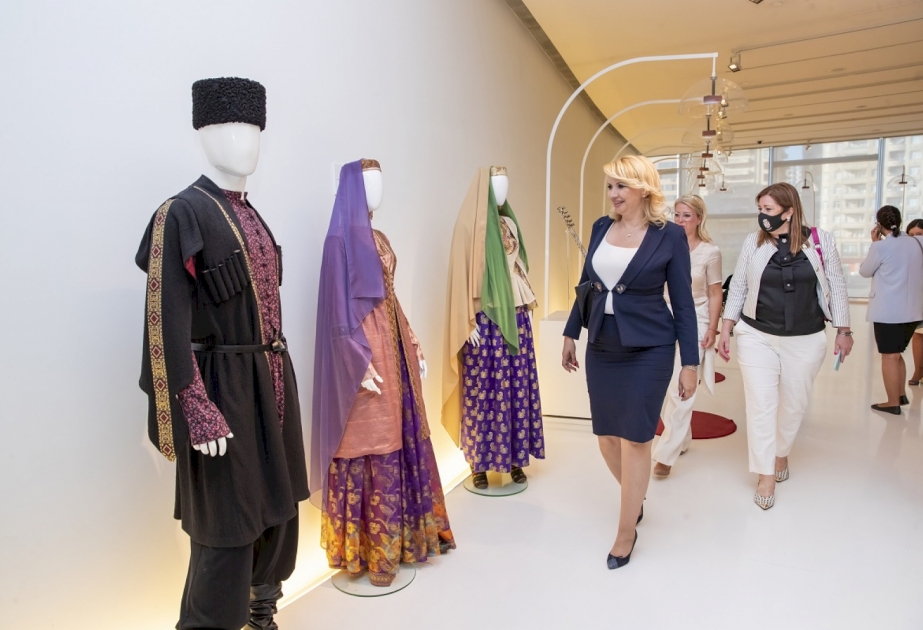 Serbiyalı nazirin başçılıq etdiyi nümayəndə heyəti Heydər Əliyev Mərkəzində və 4 saylı DOST mərkəzində olub