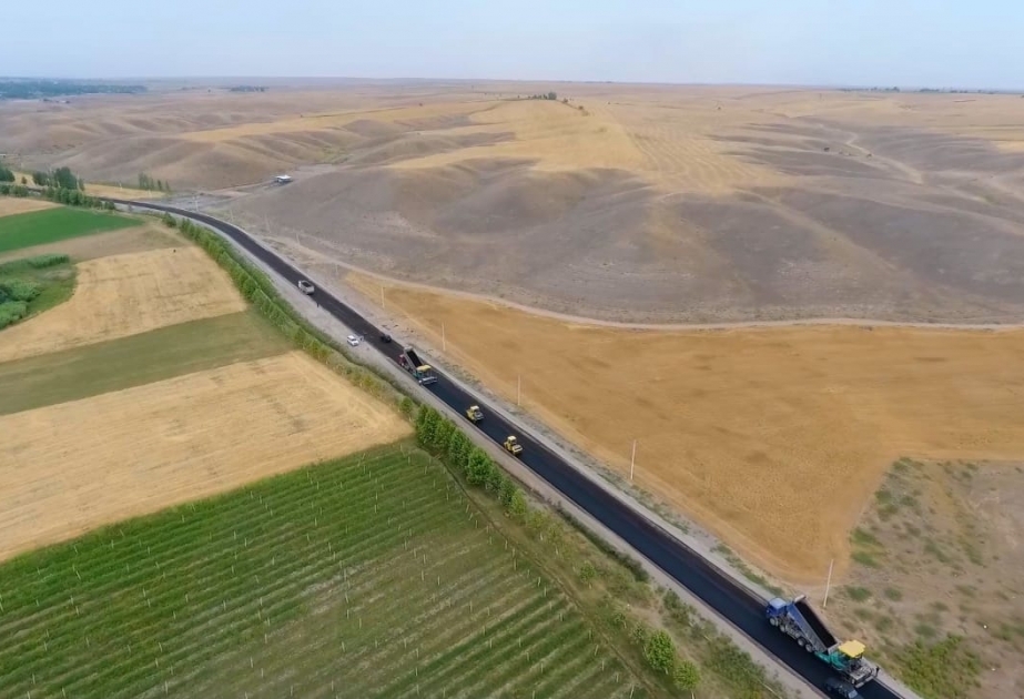 Comienza el asfaltado de la Carretera de la Victoria