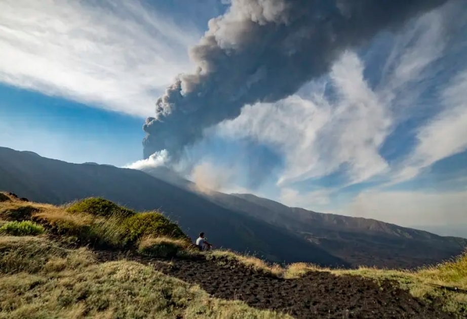 Avropanın ən böyük vulkanı Etna yenidən fəallaşıb