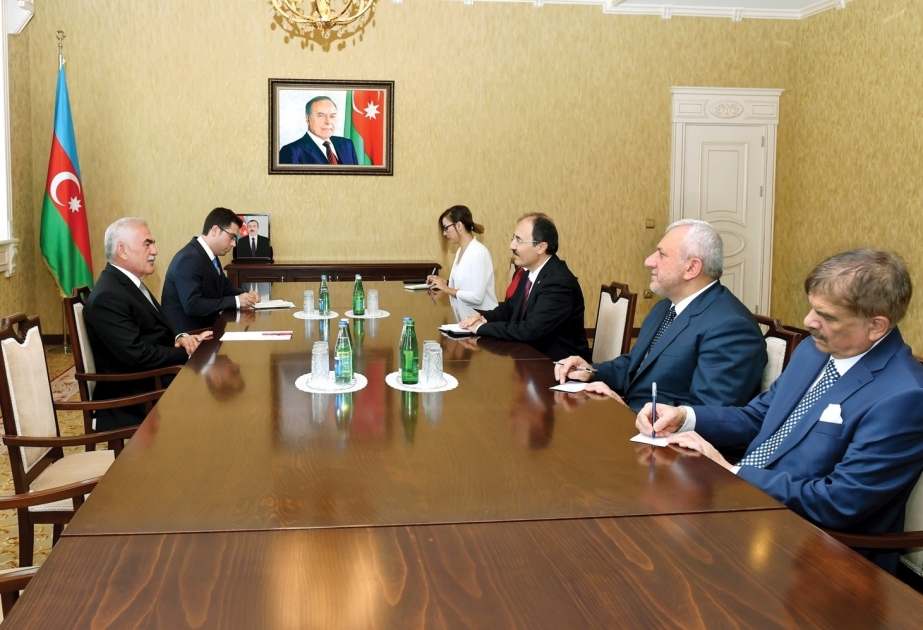 El embajador turco en Azerbaiyán visita Najchiván