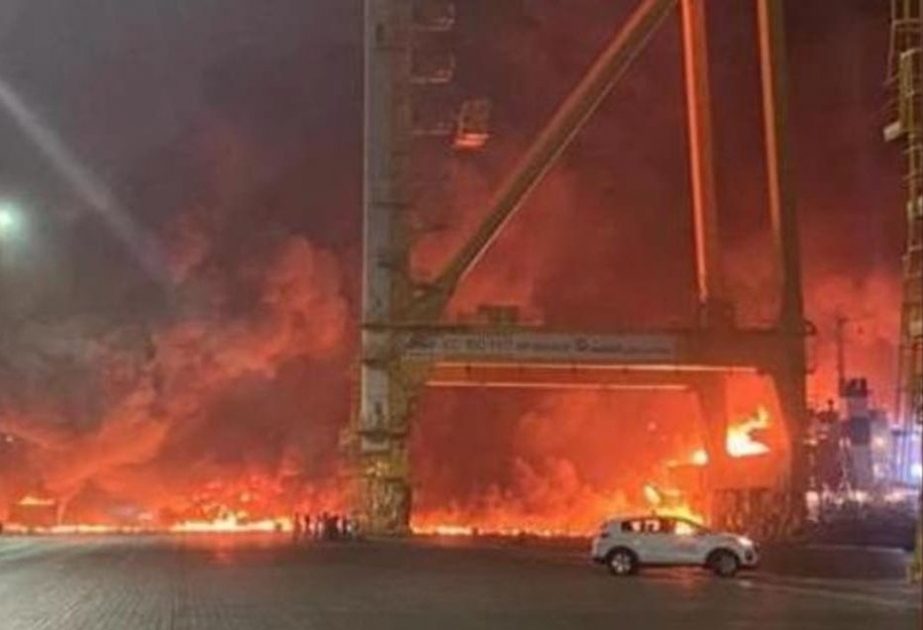 انفجار عنيف في ميناء جبل علي بمدينة دبي