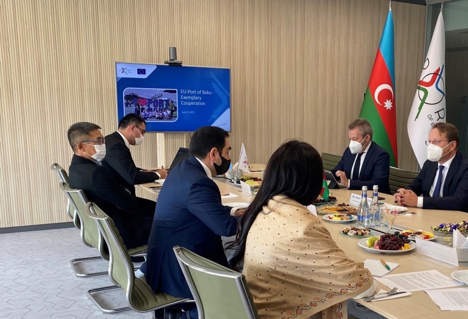 Avropa İttifaqının Qonşuluq və Genişlənmə üzrə Komissarı Bakı Limanında olub