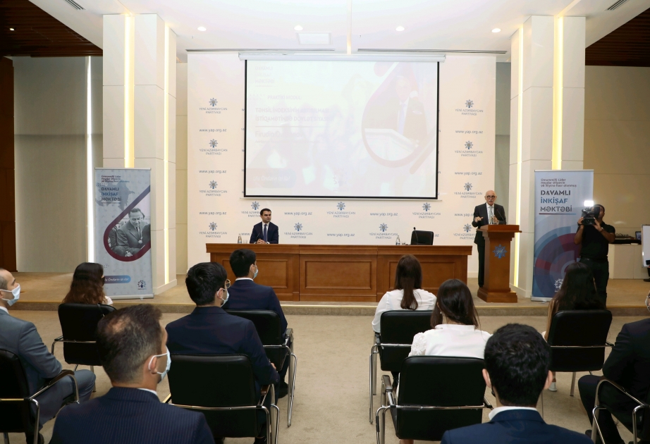 “Təhsil indeksinin artırılması istiqamətində dövlət siyasəti” mövzusunda seminar keçirilib