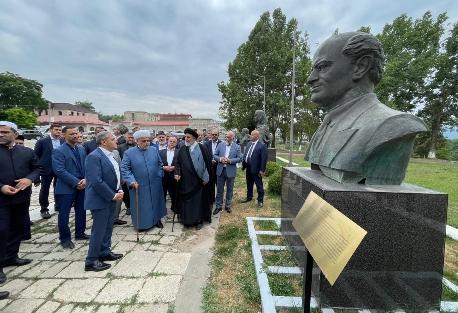 Руководители религиозных конфессий осмотрели в Шуше памятники Узеиру Гаджибейли, Бюльбюлю, Натаван и посетили мечети Саатлы и Ашагы Говхарага