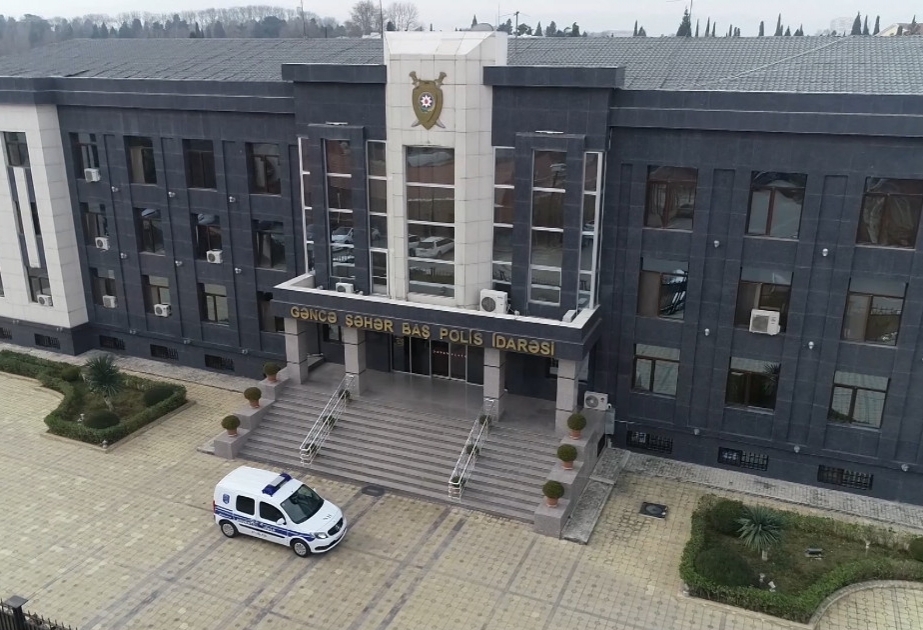 Gəncədə qanunsuz narkotik saxlamaqda şübhəli bilinən şəxslər saxlanılıb VİDEO
