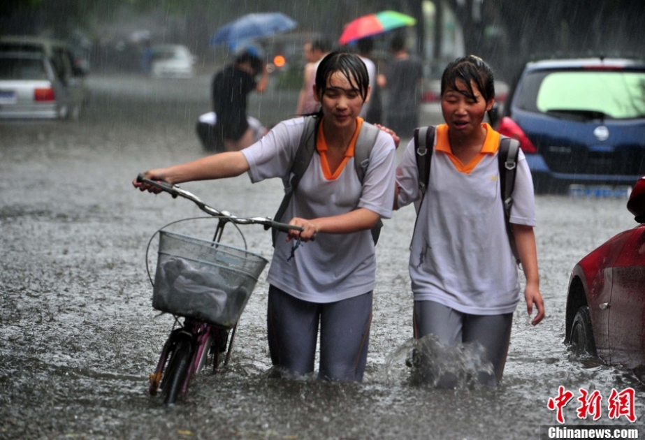 Pekin aeroportları güclü yağışa görə 441 reysi ləğv edib VİDEO