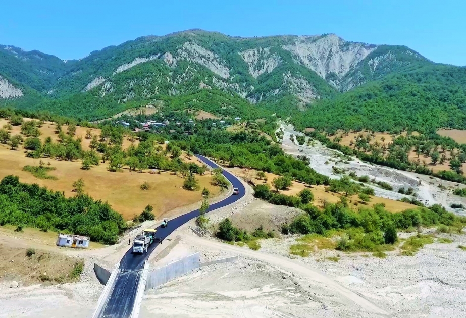 İsmayıllıda qədim tarixə malik kəndlərə aparan yollar yenidən qurulur VİDEO
