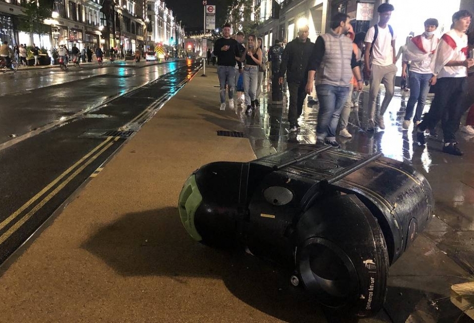 В Лондоне в день финала Евро в результате действий болельщиков пострадали 19 полицейских