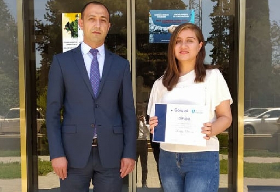Biləsuvarlı könüllü: “Vikipediya”da böyük həvəslə məqalələr yaradırıq