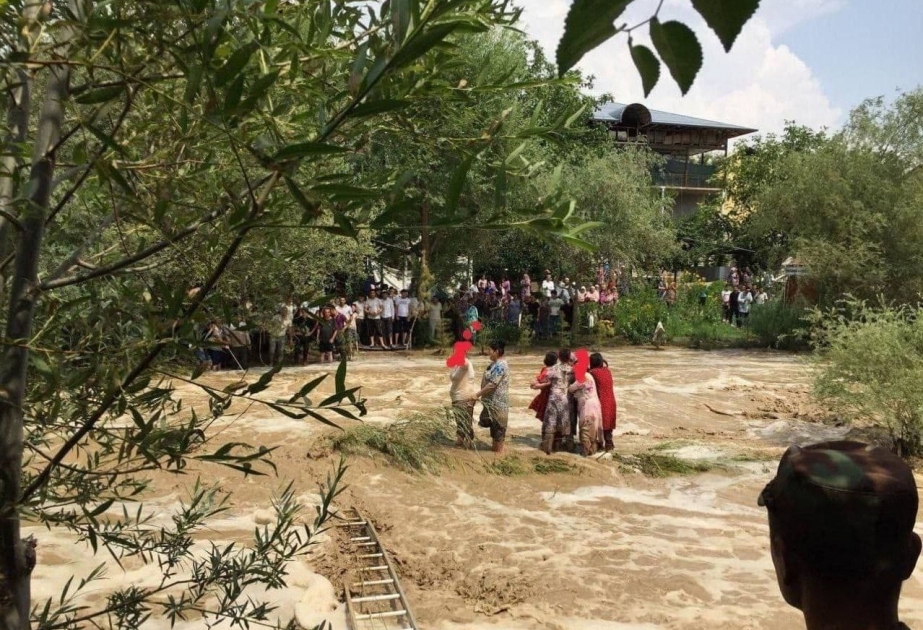 Özbəkistanda sel və daşqınlar nəticəsində səkkiz nəfər həlak olub