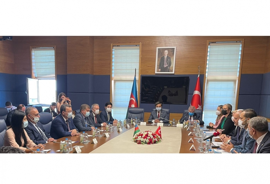 Les relations interparlementaires azerbaïdjano-turques discutées à Ankara
